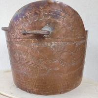 Antico secchio in rame