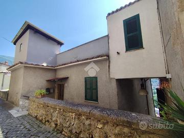 4 LOCALI A SUBIACO