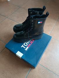 Anfibi Tommy Hilfiger  nuovi con cartellino 