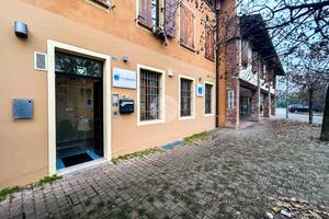 NEGOZIO A BAGNOLO MELLA