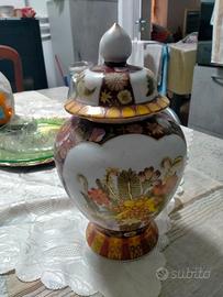 vaso in ceramica  con coperchio