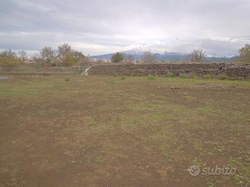 TERRENO 6.527 mq su strada a Belpasso