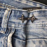 Borchia il tuo look: stringi pantaloni Punk Rock