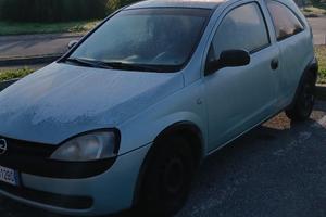 opel con motore da revisionare