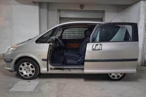 PEUGEOT 1007