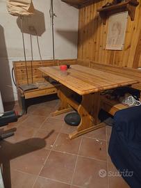 tavolo legno e panche