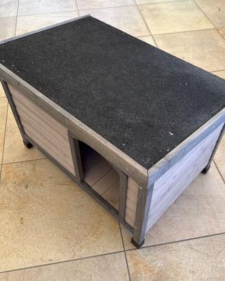 Cuccia in legno per cani