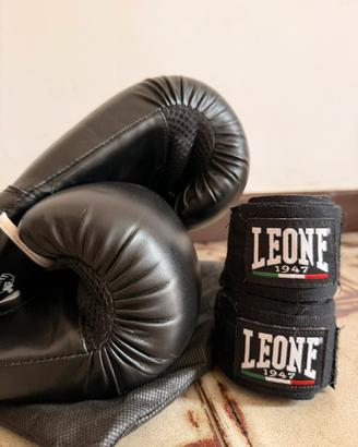 Set boxe Leone 1947 – guantoni + fasce + sacca