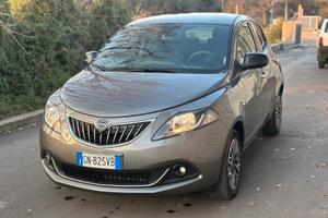 Lancia Ypsilon 1.0 FireFly 5 porte S&S Hybrid Gold