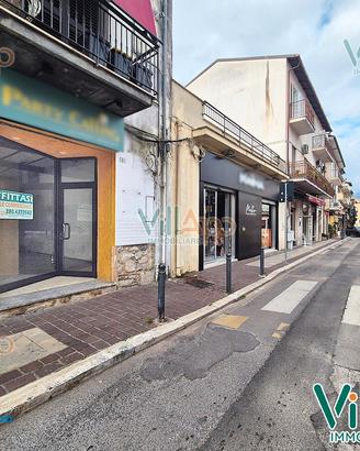Locale Commerciale adiacente la Piazza Centrale