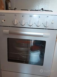 cucina con forno a gas