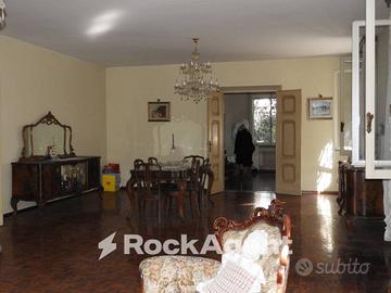 MARANELLO (MO) - VILLA INDIPENDENTE CON AMPIO GIAR