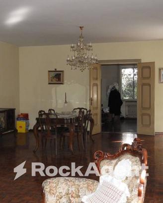 MARANELLO (MO) - VILLA INDIPENDENTE CON AMPIO GIAR