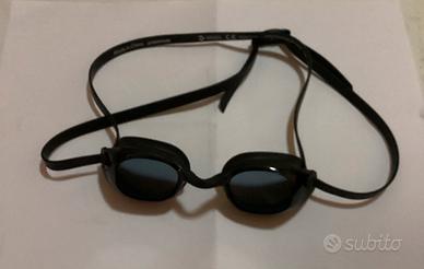 Occhialini per nuoto