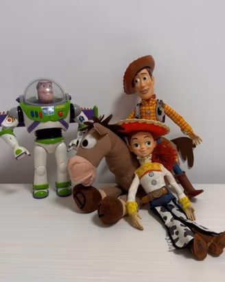 Set 4 personaggi Toy Story - Woody, Buzz Lightyear