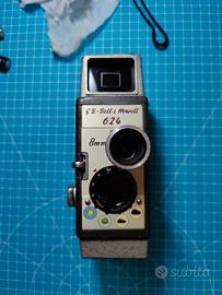 Cinepresa 8mm G.B. Bell & Howell 624