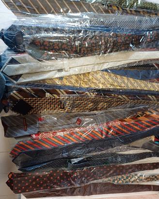   cravatte, seta, lana ,cachemire collezione 