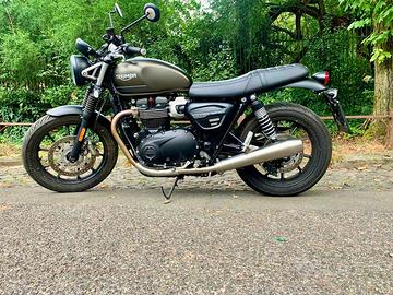 Moto Triumph speed twin 900 km 840 del 2024