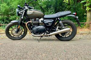 Moto Triumph speed twin 900 km 840 del 2024