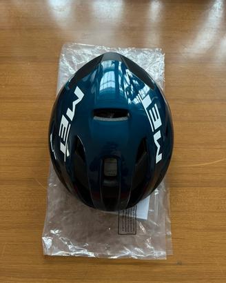Casco met rivale blu