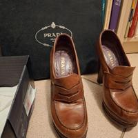 Mocassino con tacco Prada
