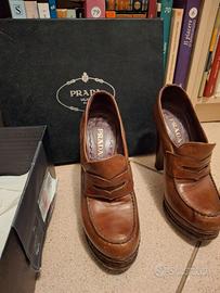 Mocassino con tacco Prada