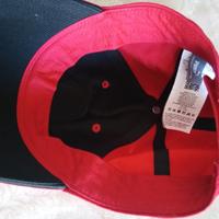 cappeĺlo con visiera