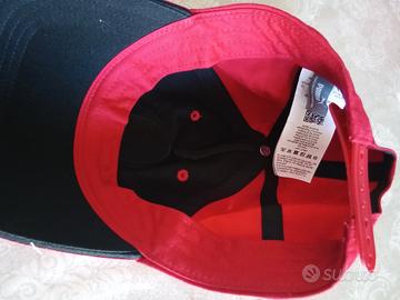 cappeĺlo con visiera