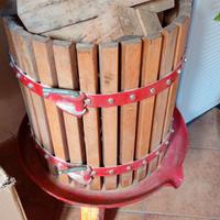 Torchio manuale per uva / vino – funzionante