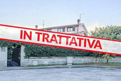 VILLA BIFAMILIARE A VITORCHIANO