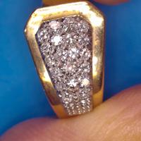 anello in oro con brillanti 