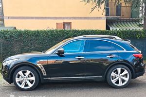 Suv sportivo 4x4 automatico 6 cilindri 