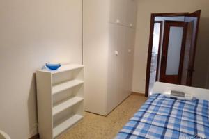 Stanza singola per ragazza zona Mirabello