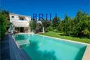 elegante-villa-con-piscina-a-is-molas