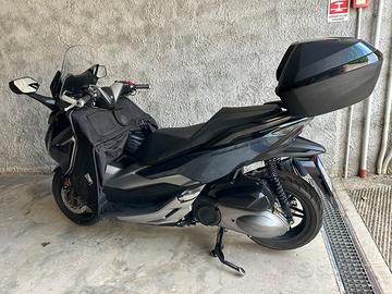Scooter Honda Forza 300