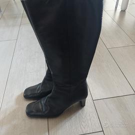 stivali da donna con tacco