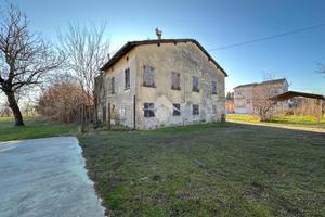 RUSTICO A CASTELNOVO DI SOTTO