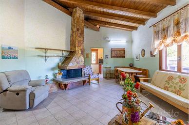 Casa agricola indipendente su unico livello