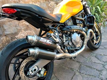 monster 821