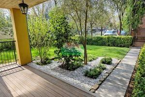 Villa di 180 m² con più di 5 locali e box auto a R