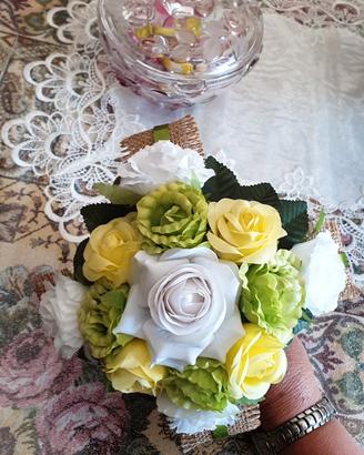 Bouquet di fiori finti