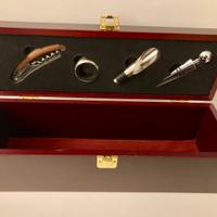 Cassetta con accessori per bottiglia vino