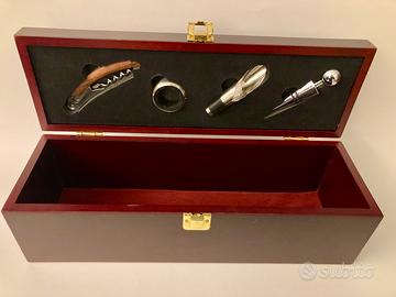 Cassetta con accessori per bottiglia vino
