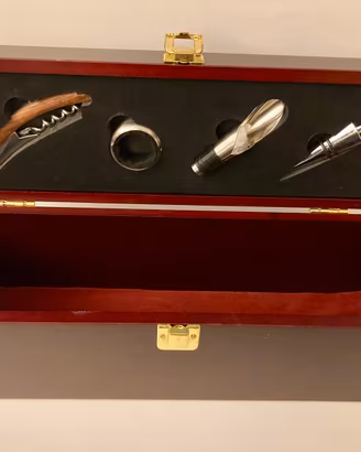 Cassetta con accessori per bottiglia vino