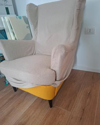 poltrona ikea con pouf e coperture