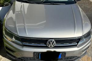 Auto Volkswagen Tiguan