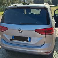 macchina volkswagen Touran 