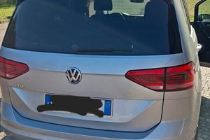 macchina volkswagen Touran 