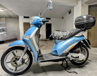 Piaggio Liberty 50 4T - Azzurro - Bauletto GIVI