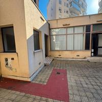 Ufficio con terrazzo e posto auto-zona p. veneto